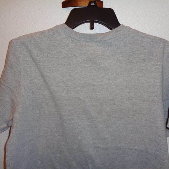 Women's T-Shirt Size Medium - Picture 9 of 11